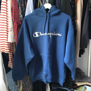 Champion hoodie - En gammal hoodie från Champion! Möts endast upp i Stockholm!