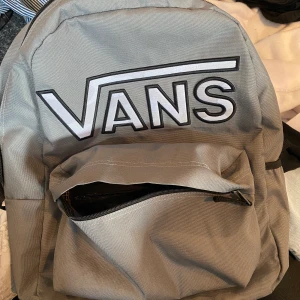 Vans ryggsäck - En vans ryggsäck, använd fåtal gånger. Fint skick😊
