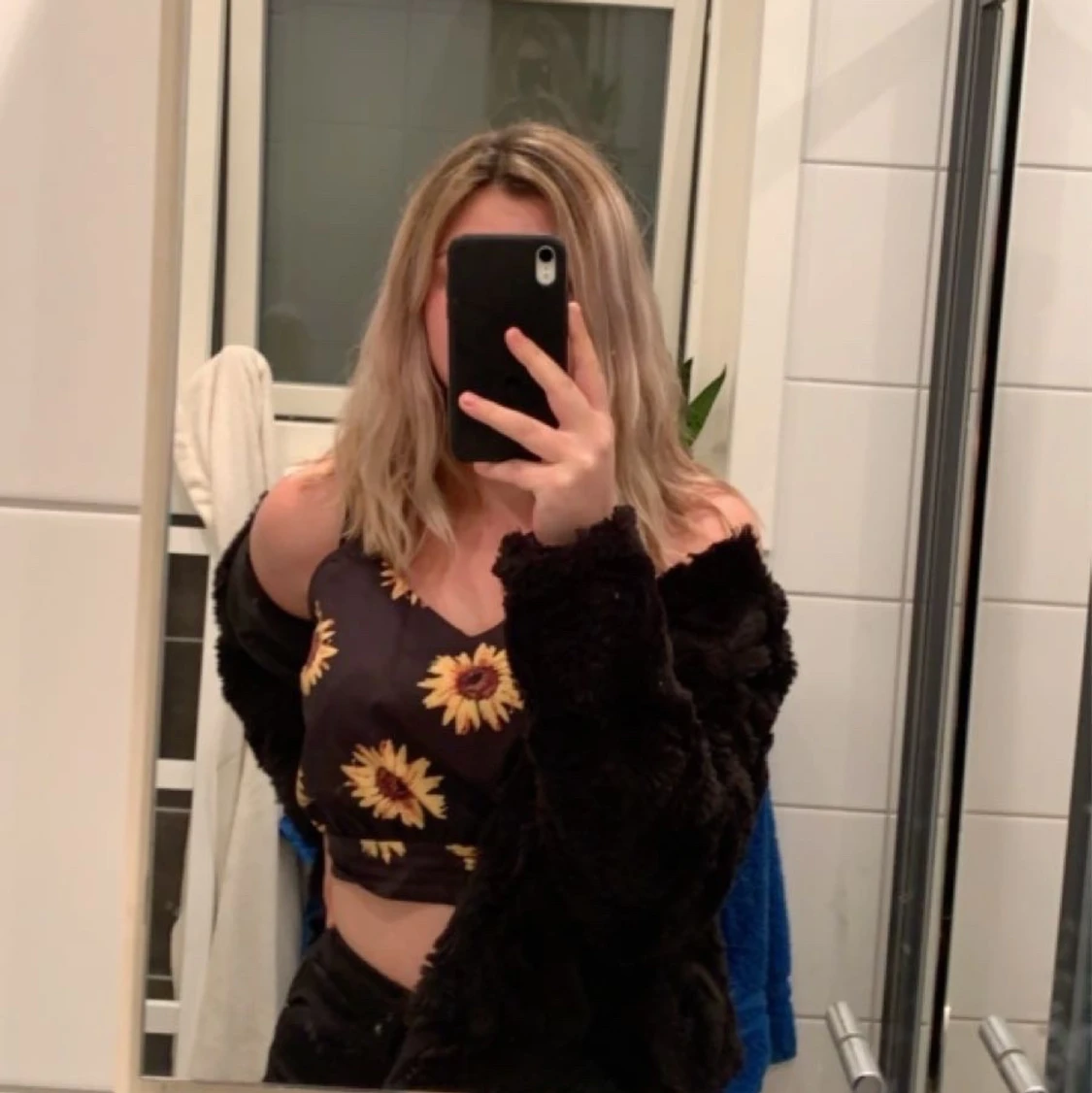 Blommig tröja - GRATIS FRAKT - 91