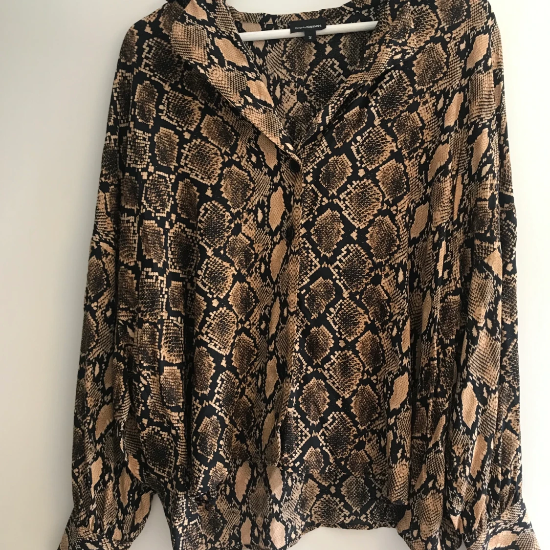 Leopardskjorta med lite balongarm