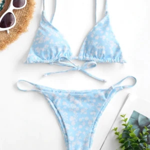 Bikini från Zaful - Säljer denna jättefina bikini då den tyvärr inte passade mig, passar någon med A/B kupa! Aldrig använd med lapparna kvar. Pris inklusive frakt🤍