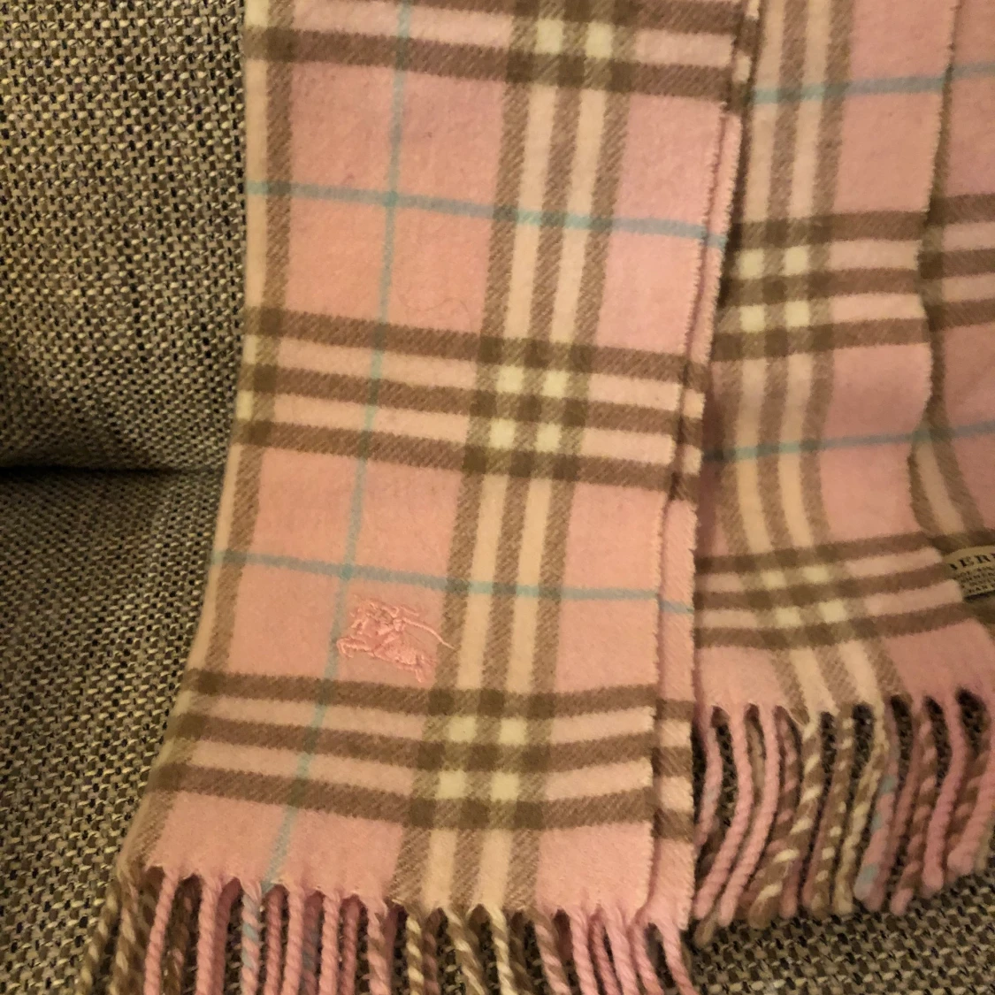 Wool Pink Burberry scarf  - 90