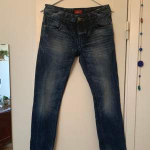 Skit snygga lowwaist jeans från celio, köpte secondhand och har tyvärr inte fått så mycket användning för de! Köparen står för frakt!