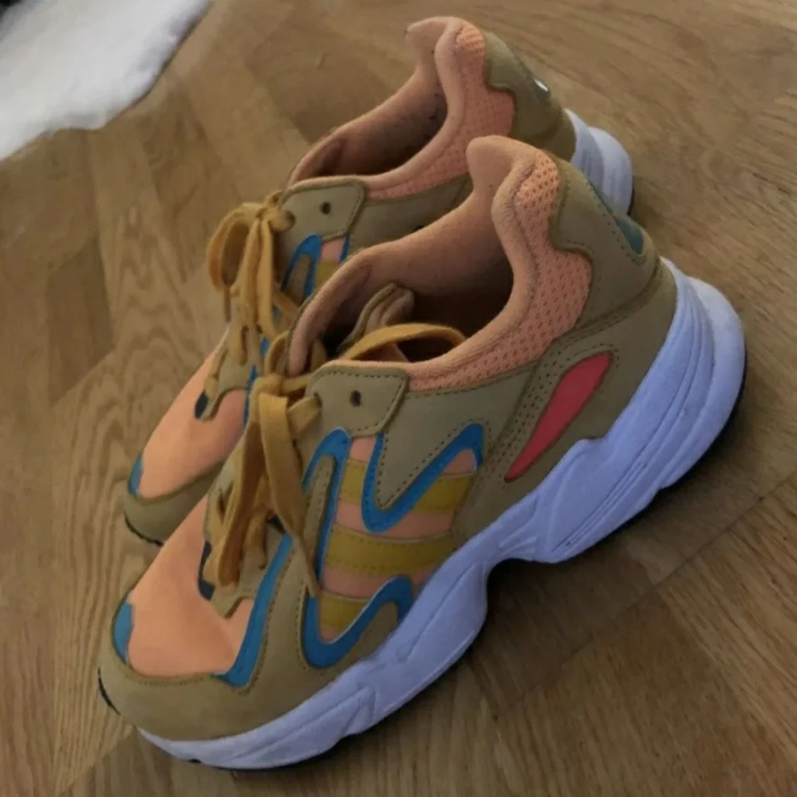 Adidas flux sneakers