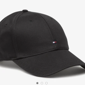 Tommy hilfiger keps - svart Tommy hilfiger keps i gott skick