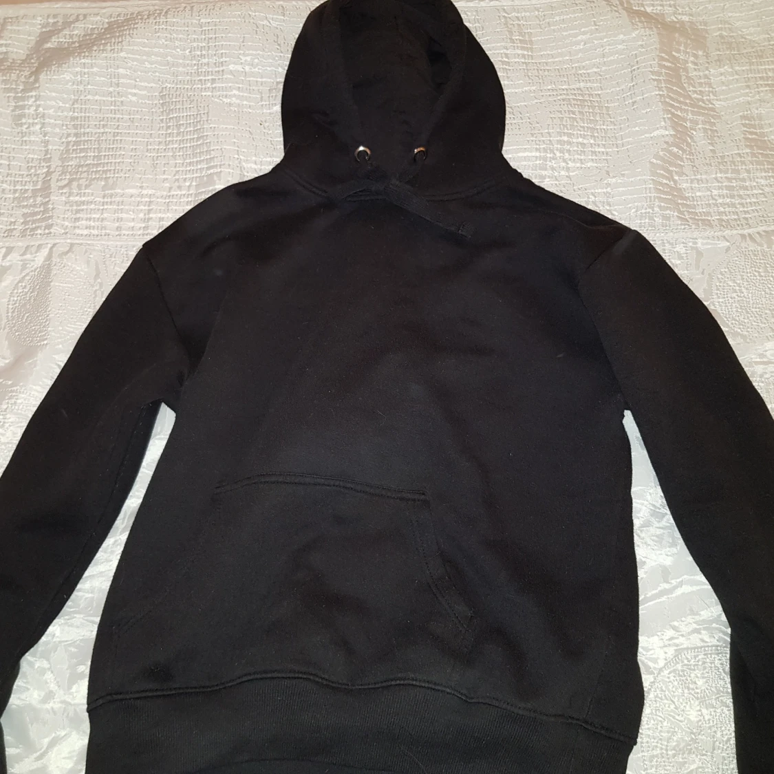 Svart hoodie