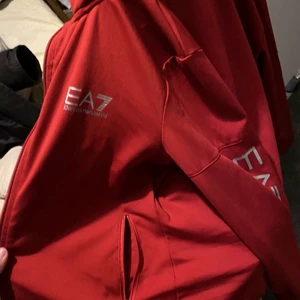 Armani - 400kr storlek S 