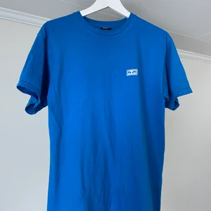 Obey T - Skön obey tröja