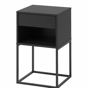 Nattygsbord - Har fått hem denna byrån, och köpte fel kan ej sicka tillbaka så säljer nu 