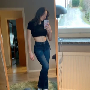 Dr. Denim jeans - Bootcut Dr. Denim jeans som är mörkblåa🫐 Säljer för 90 kr + frakt ❣️