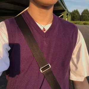 Lila väst - Lila väst! Fint skick! 👾