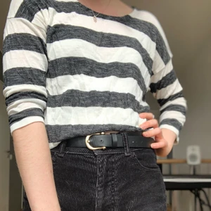 Supermjuk randig tröja i strl 34-36 - Suuupermjuk, finstickad tröja! Knappt använd:) 