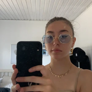 Solglasögon  - Blå solglasögon + frakt