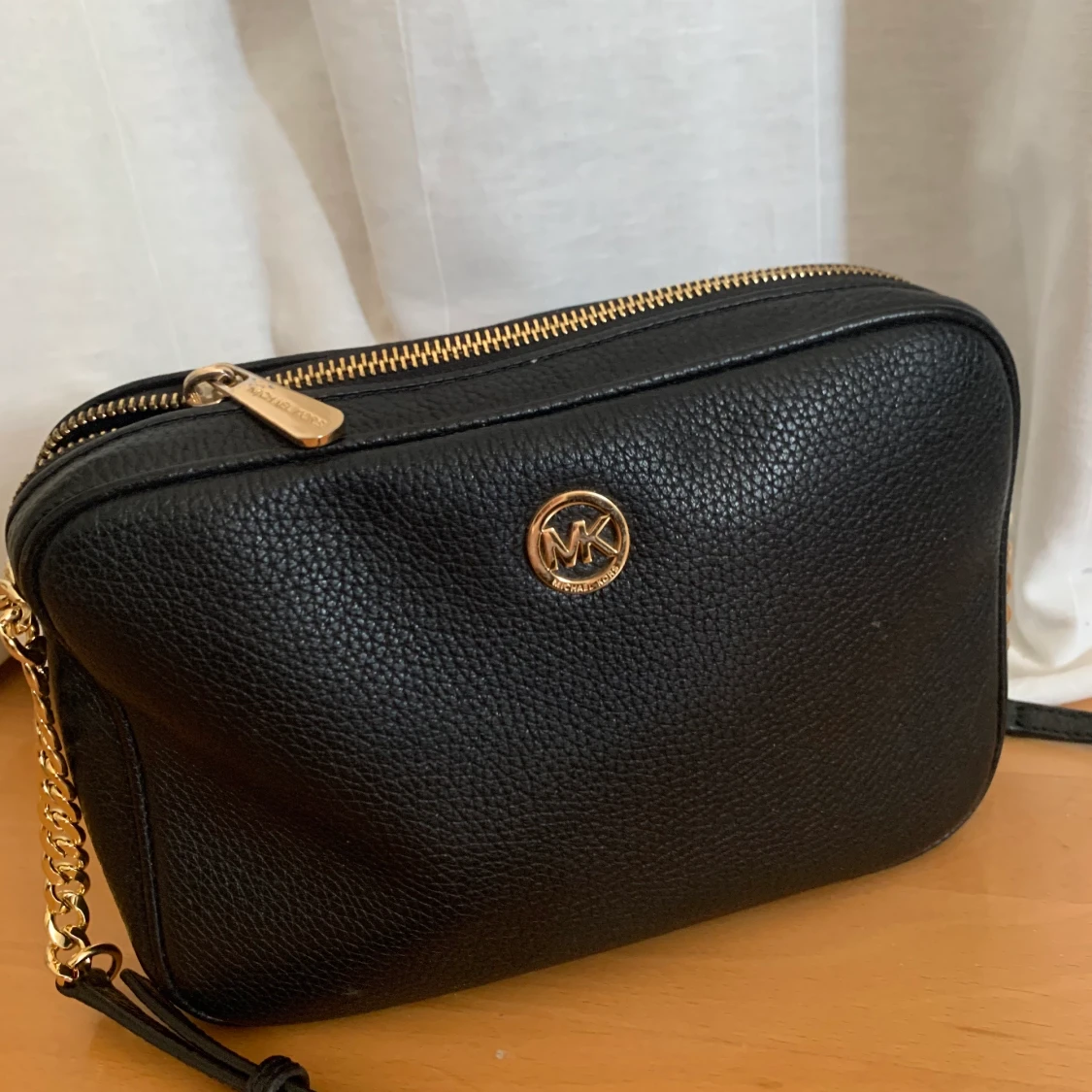 Michael Kors väska säljes  - 90