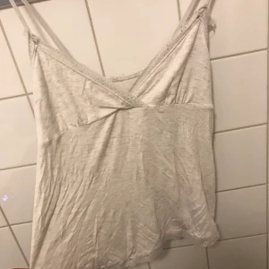 Omlott linne - Ett supergulliga omlott linne från Cubus,str s,stretchig)