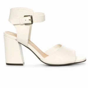  - Snygg klackar i storlek 38, använt en gång. Säljer för att jag aldrig använder klackar.