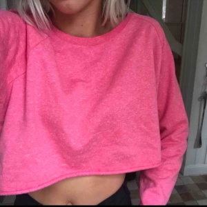  - Superfin rosa långärmad tjocktröja. Bra skick. Kan fraktas, mötas upp eller bytas.