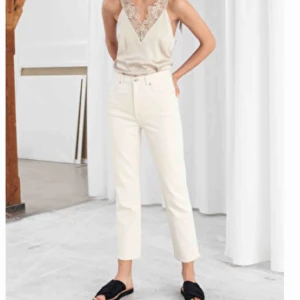  - Vita jeans från Other Stories, aldrig använda, frakten är inräknad men kan även mötas upp i Stockholm 