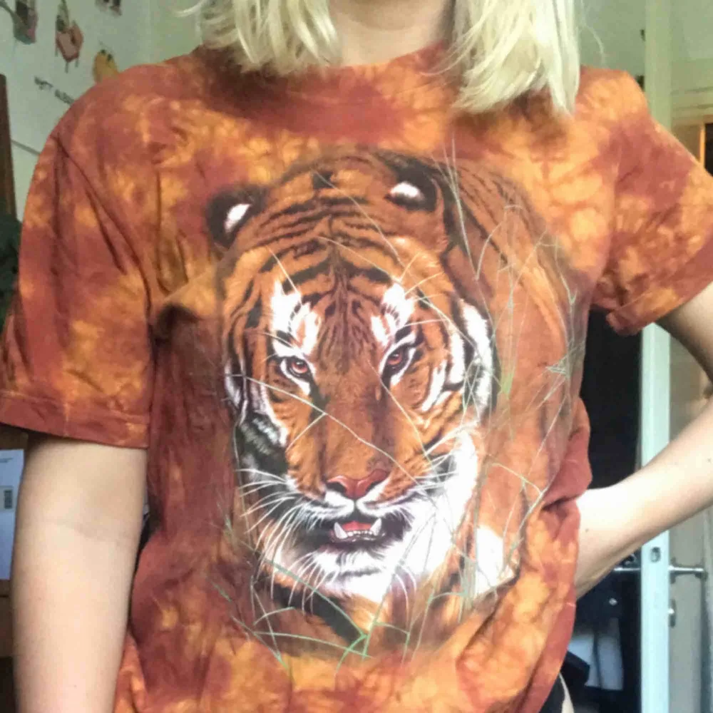 En tigertröja från Kolmården💥💥. T-shirts.