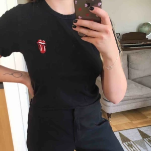  - Croppad tshirt. Köparen står för frakt 👅