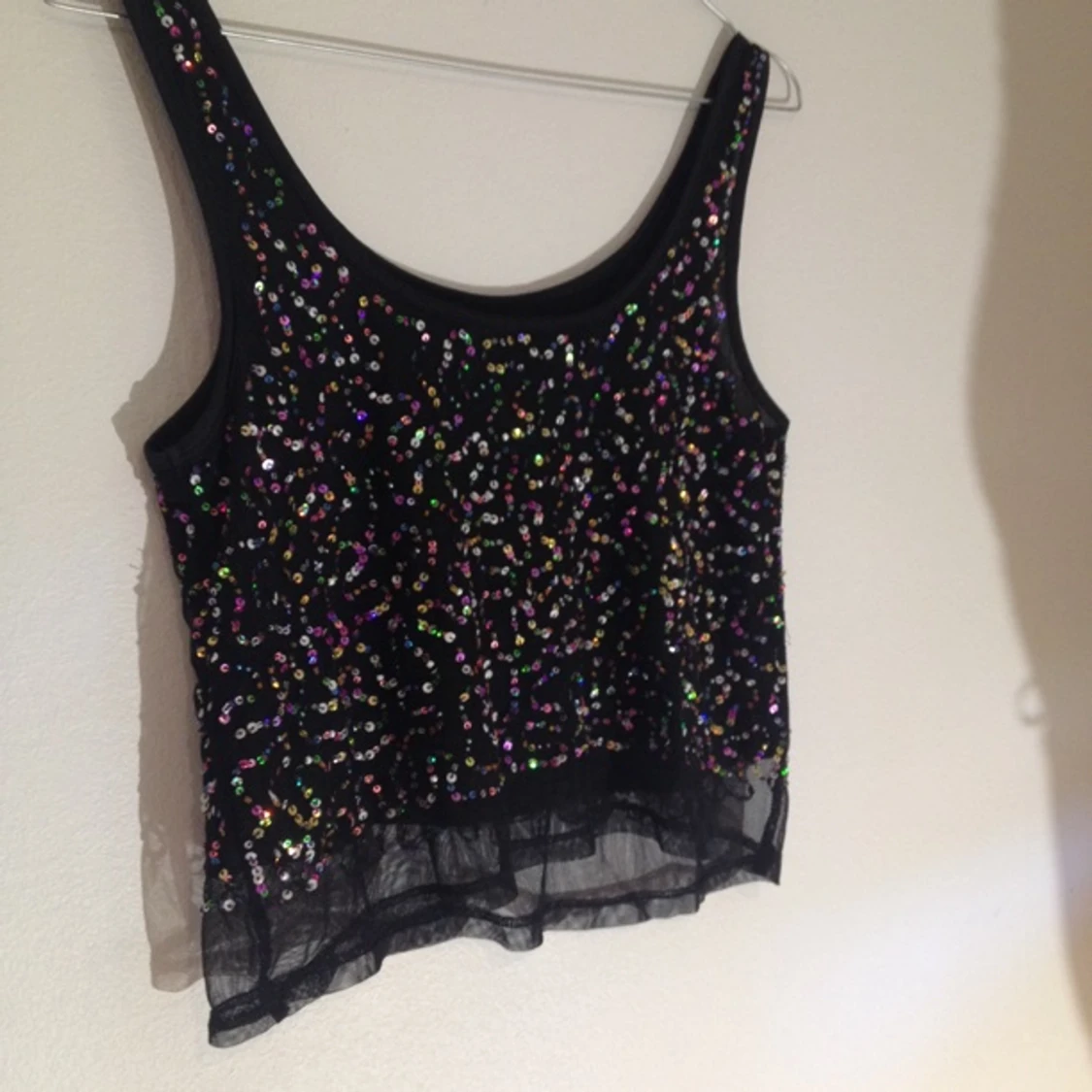 Kort linne från H&M med paljetter  - 1409217821