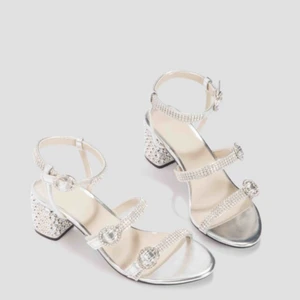  - Mid heels från NAKD,  6cm höjd,  Köpt för 599kr,  Använd 1 gång,  Stl 36