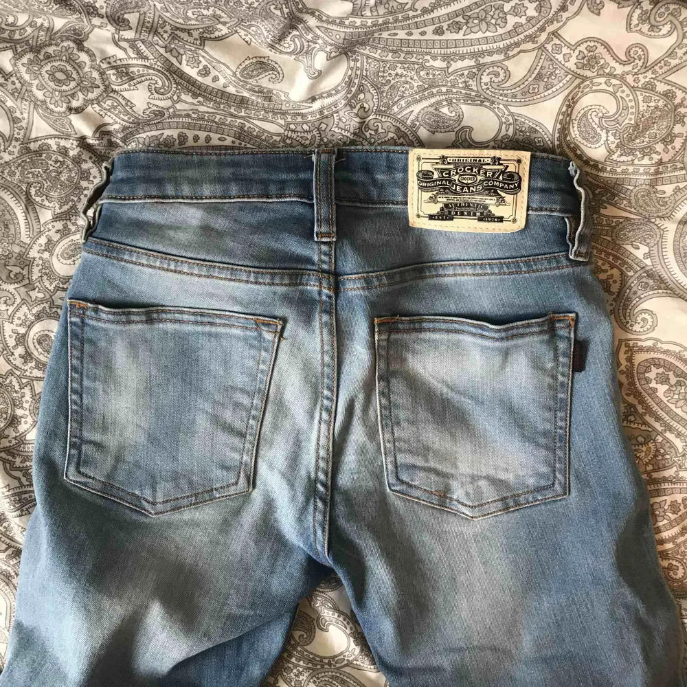 Snygga tighta jeans från crocker!. Jeans & Byxor.