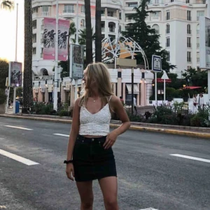  - Dags att sälja ett utav mina favorit sommartopp från Zara, pga att den blivit för liten, 😭! Skulle passa XS utmärkt. Den köptes förra året och är använd några få ggr förra året men den är så fin och önskar verkligen att jag kunde ha den🌸🥰