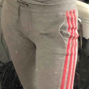  - Adidas mjukisbyxor!! Low waist men snören