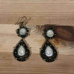  - Jättefina örhängen köpta vintage! Inte särskilt tunga⭐️