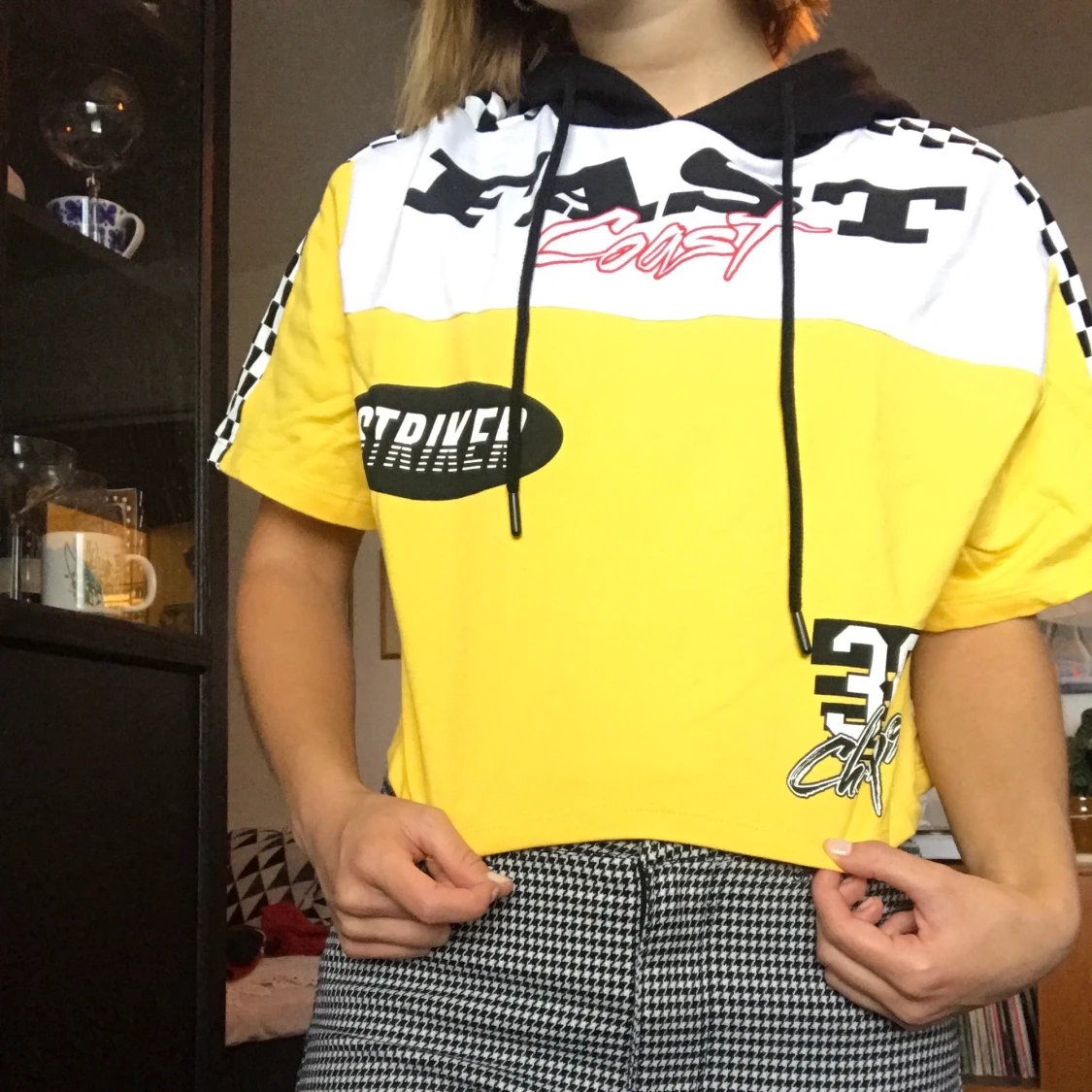 Gul t-shirt/huvtröja  - 90