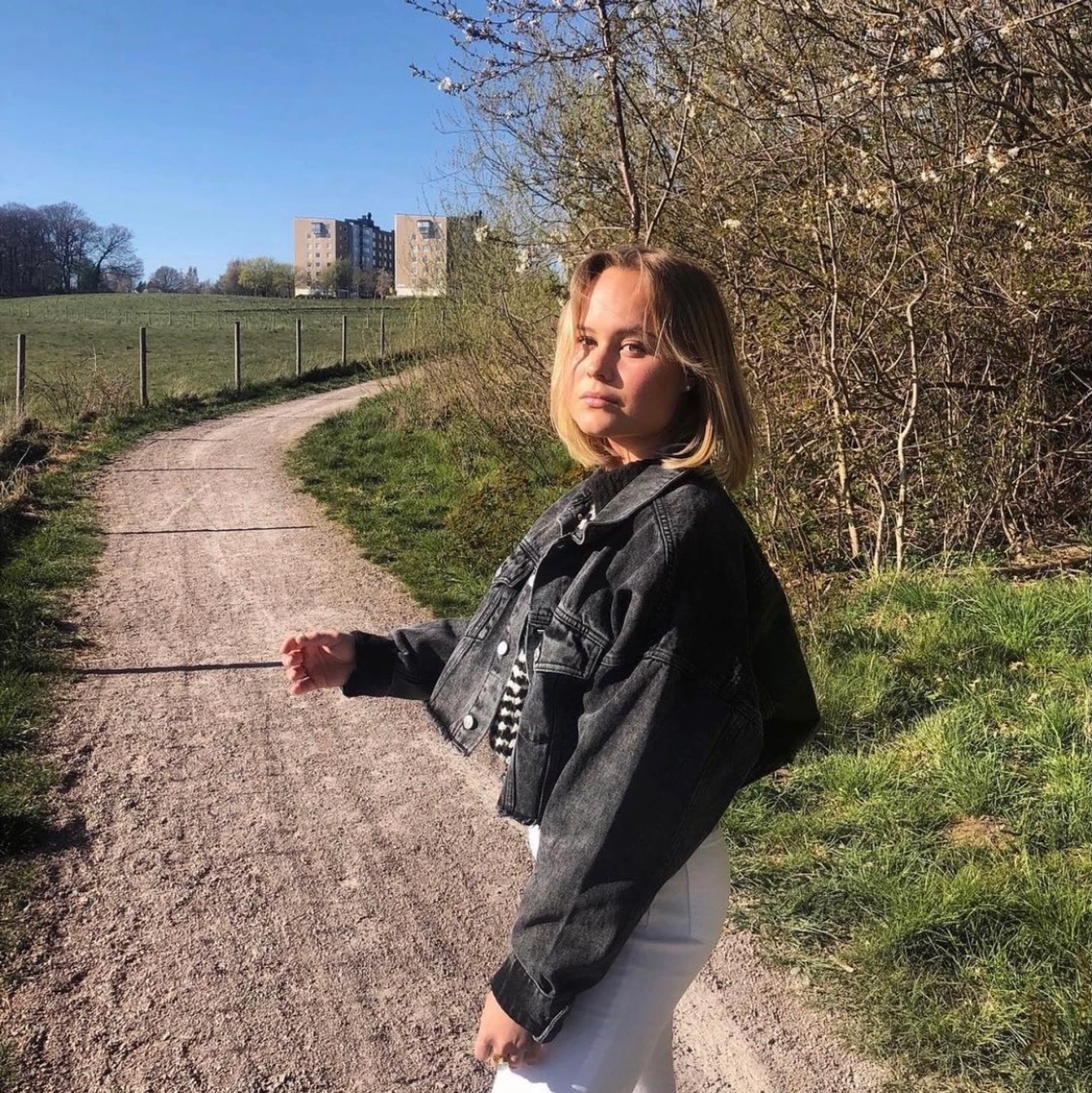 NA-KD, svart jeansjacka - 90