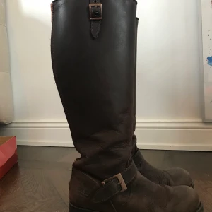 Jonny Bulls  - Bruna Jonny Bulls, sl 39