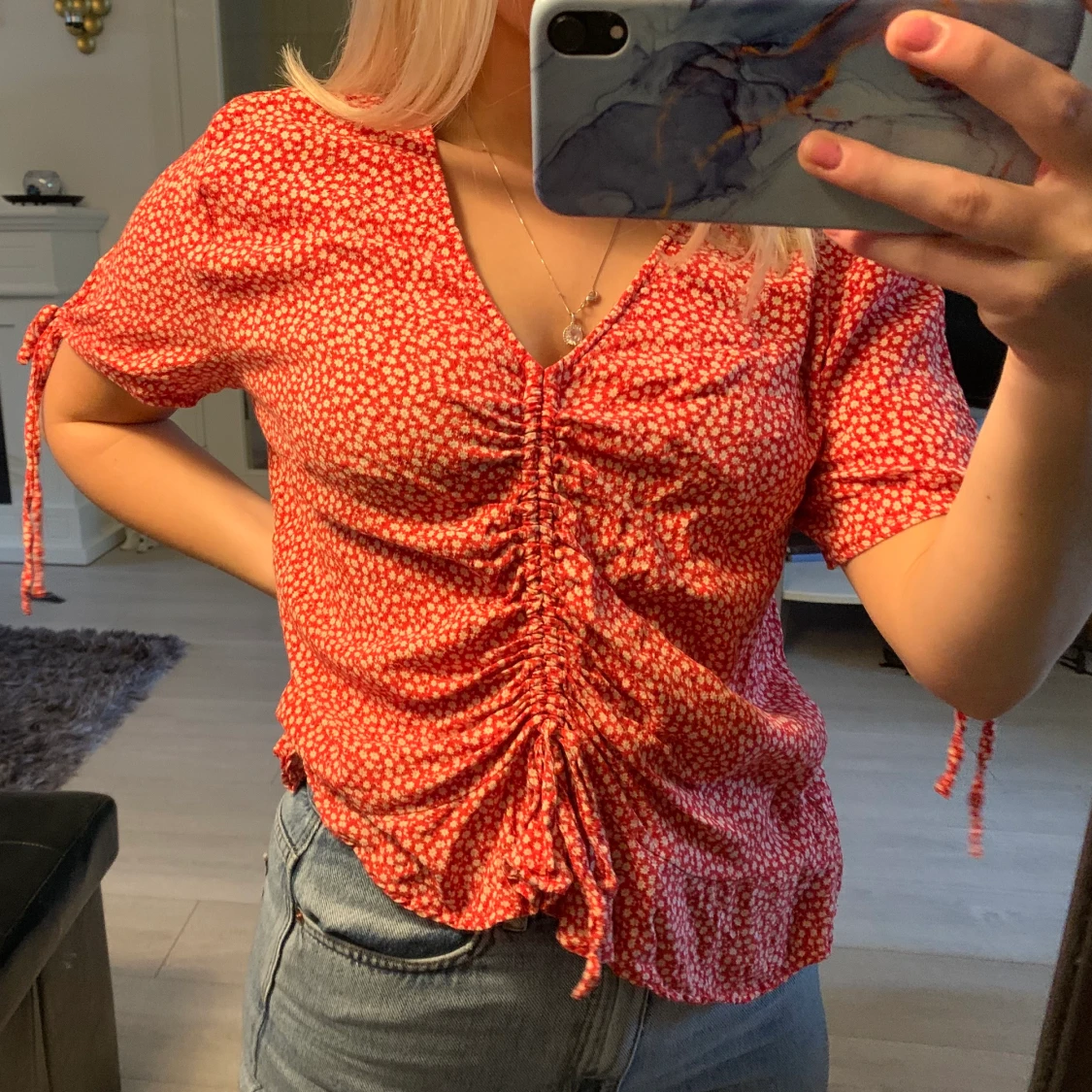 Röd blommig blus - 90