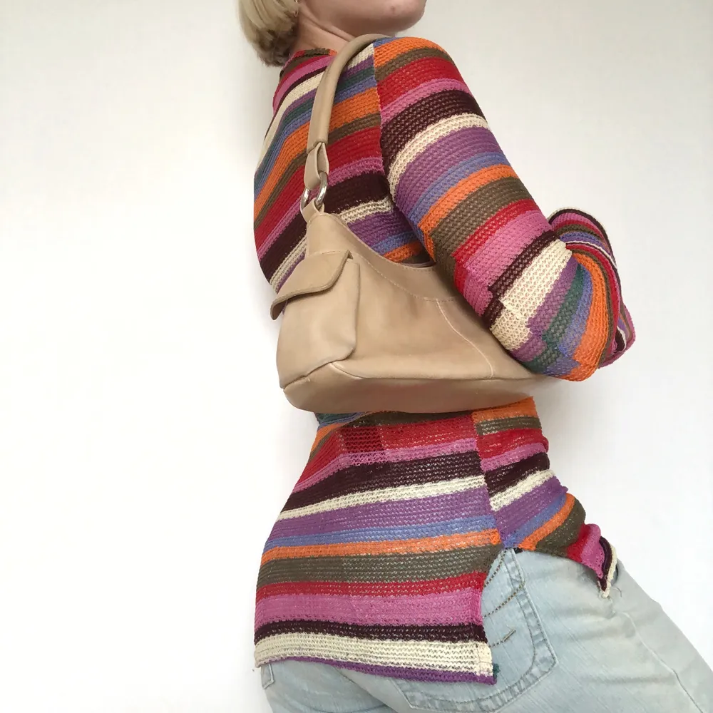Vintage stickad tröja. Made in France. 70-tals vibe! Fraktar endast (25 kr) 💫. Tröjor & Koftor.