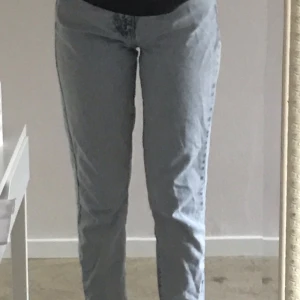 Snygga mom jeans - Säljer för 145 kr med gratis frakt!