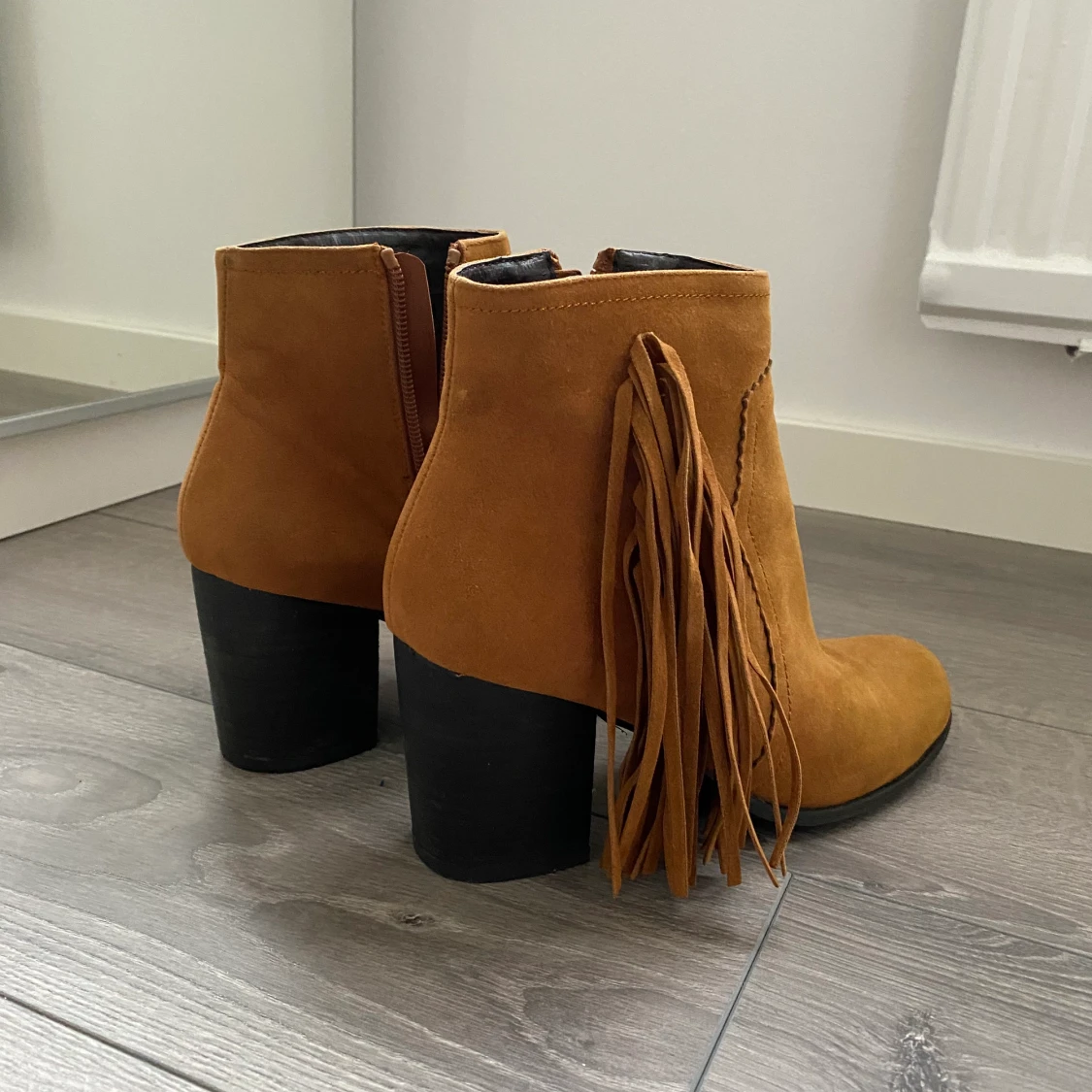 Oanvända skor  - 90