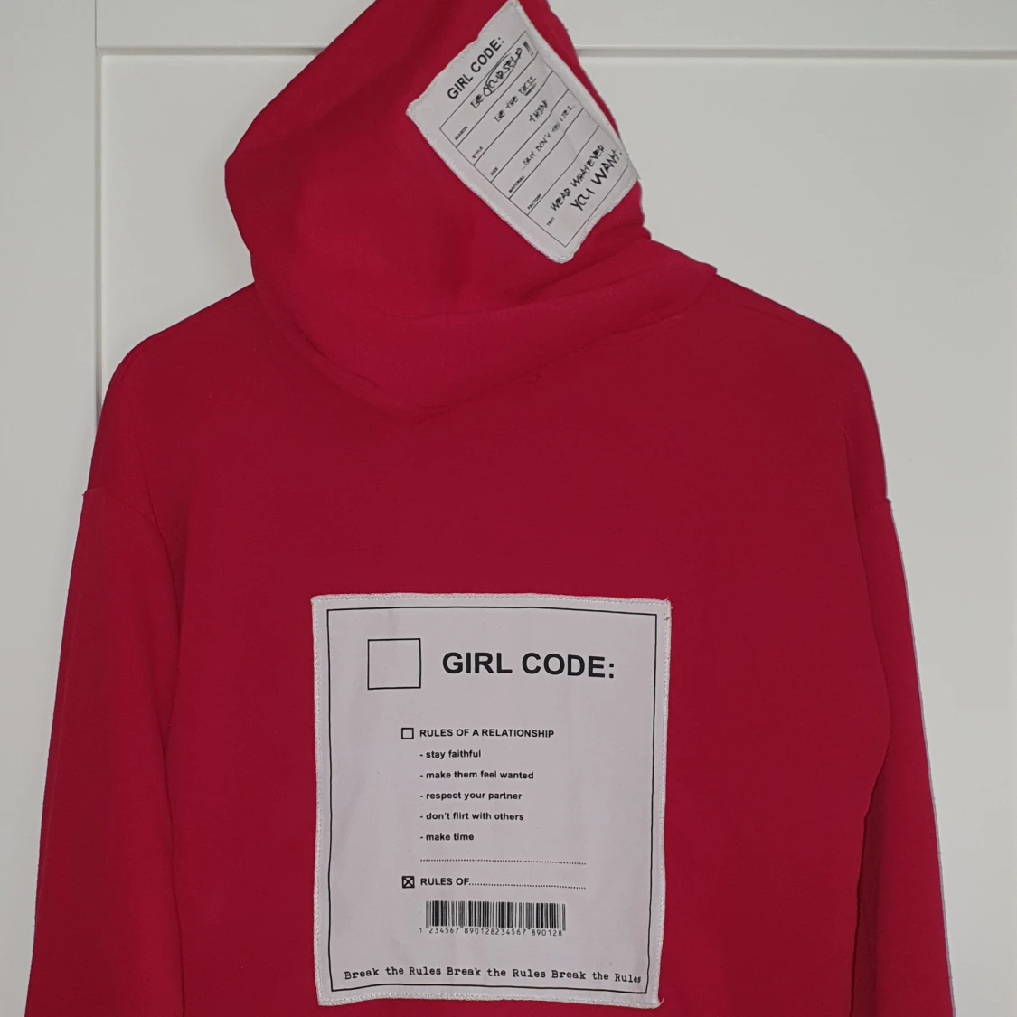 Röd hoodie från Reserved i London! - 91