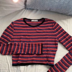 Tröja från Zara!  - Croppad långärmad tröja från Zara knit! 120 kr och den är din! (Inklusive frakt!) 💗💗💗
