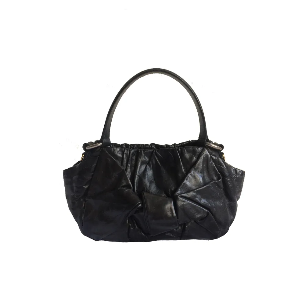 Prada Black Hobo Leather Bag 2008 Fairy Collection.  Condition: Like new Size: 10”L x 3”W x 7”H  FREE SHIPPING🍸. Väskor.