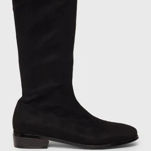 Tamaris boots - Fina höga boots i velvet material nypris 999kr 