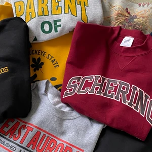 Vintage sweaters!!!  - Gå in på profilen för att köpa!!! Alla finns inte ute så skriv om det är något speciellt ni letar efter ⚡️⚡️⚡️ 