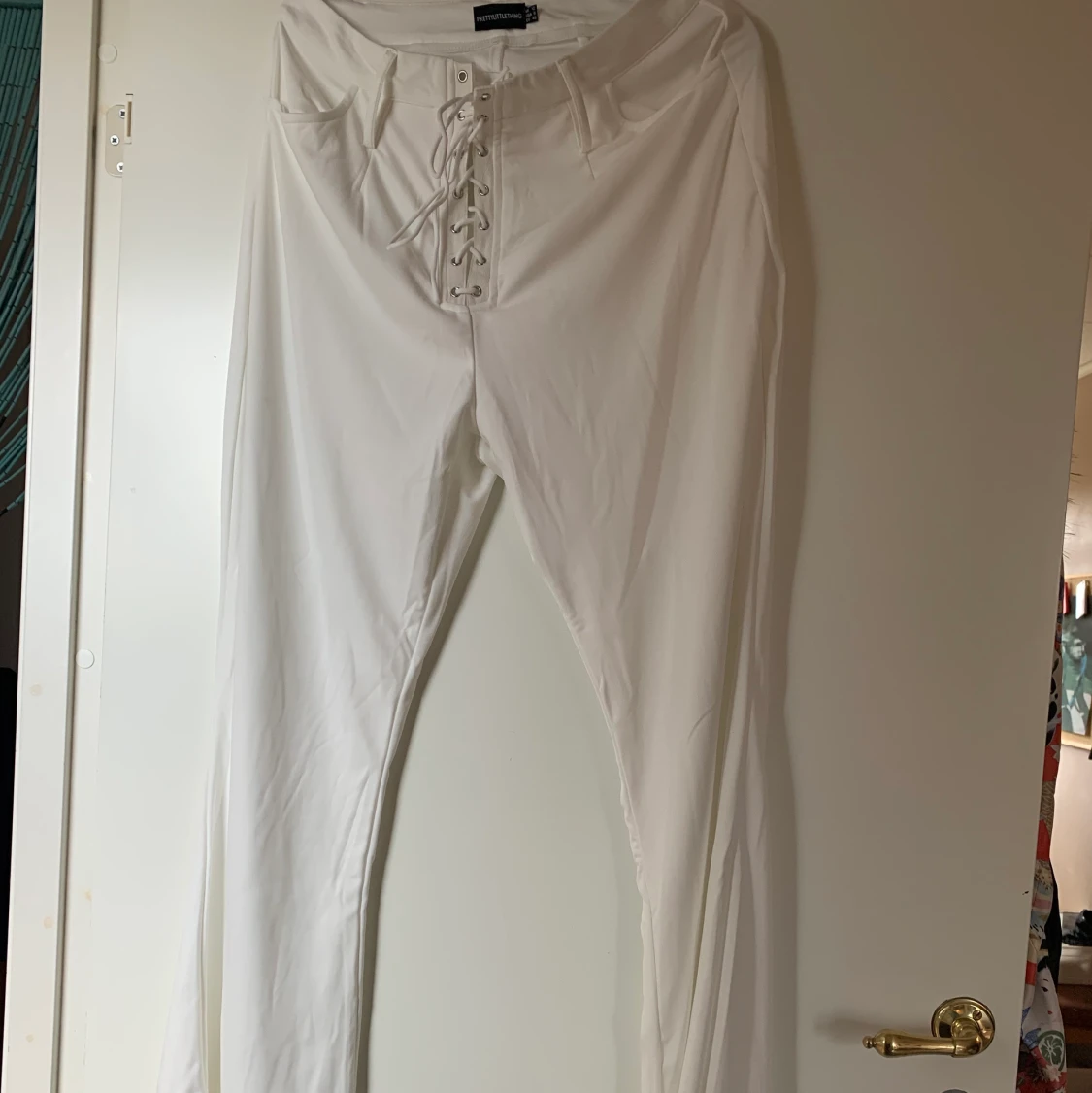 Utsvänga byxor, 40 - 90