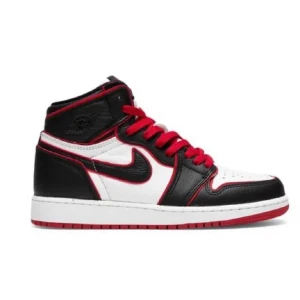 Jordans - INTRESSEKOLL på mina Jordans. Köpta för 4000kr storlek 40 men passar även 39. Använda men är i fint skick. Har även två par skogsnören till. BUDA men inga skambud STARTBUD 2000