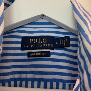 Ralph Lauren skjorta stl 34 - Stl 4 som en svensk 34. 
