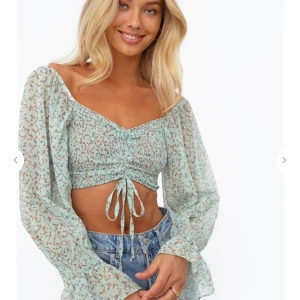 Chiquelle topp - Jättefin topp från Chiquelle. Säljer för inte min stil tyvärr. Använd 2ggr. Lägger ut på nytt pga oseriös köpare. 