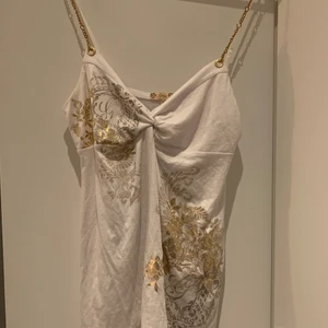 Cool linne - Snyggt linne från Guess, skulle säga att den passar m/l