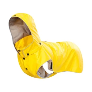 Rukka Stream regnjacka  - Regnjacka från Rukka i modellen Stream, storlek 35. Hann inte användas mycket innan valpen växte ur den så den har inga defekter förutom lite noppror vid kardborrefästena. Nypris 499 kr.