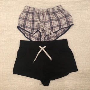 Pyjamas/mjukisshorts - Rutiga- S, svarta- XS. 10kr/styck då jag vill bli av med allt snabbt. Köparen står för frakt/kan hämtas i Upplands Väsby.