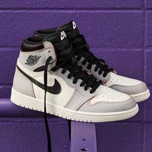 Jordans - Jordans i storlek 44 bra skick köpt från xstock låda och allt medföljer öppen för byten oxå🙂😊